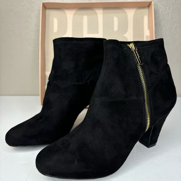 New BCBG Black 3” Comfort Heel Ankle Boots Bootie Side Zip Gold Hardware Size 9